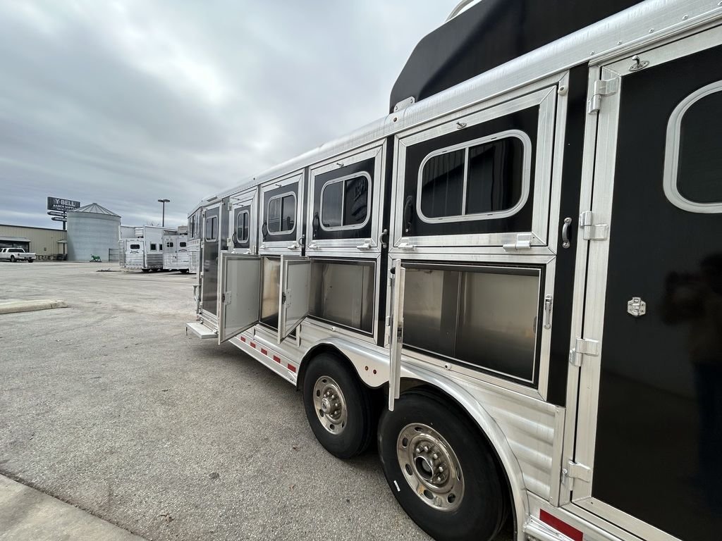 Used 2022 Elite Trailers EL 4H ST TRAINER '22