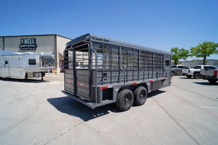 New 2025 Swift Built Trailers 25 SB 20' STK W/TACK