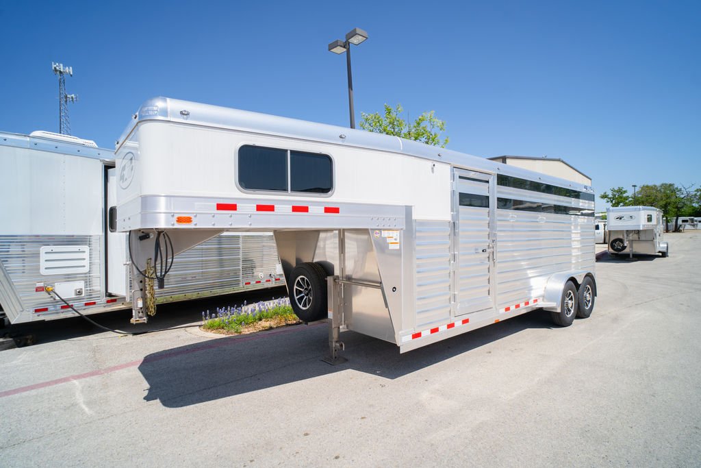 New 2025 4-Star Trailers 4S 4H 6'10" Stock Combo '25
