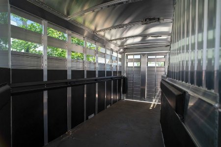 New 2025 4-Star Trailers 4S 4H 6'10" Stock Combo '25