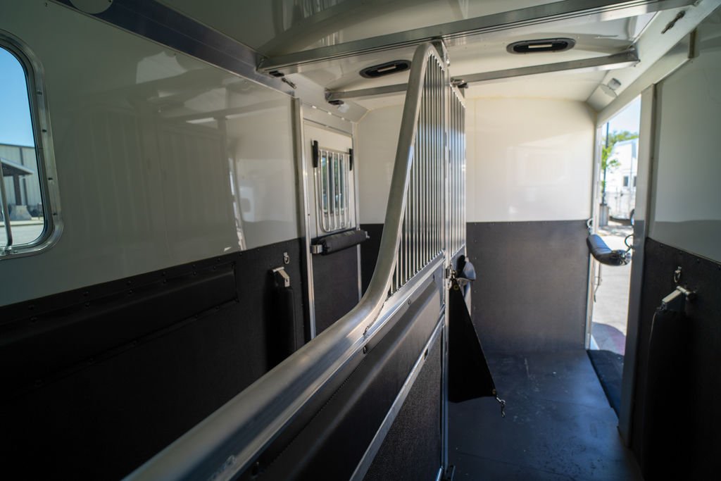 New 2025 4-Star Trailers 4S 2H 6'10" Straight Load '25