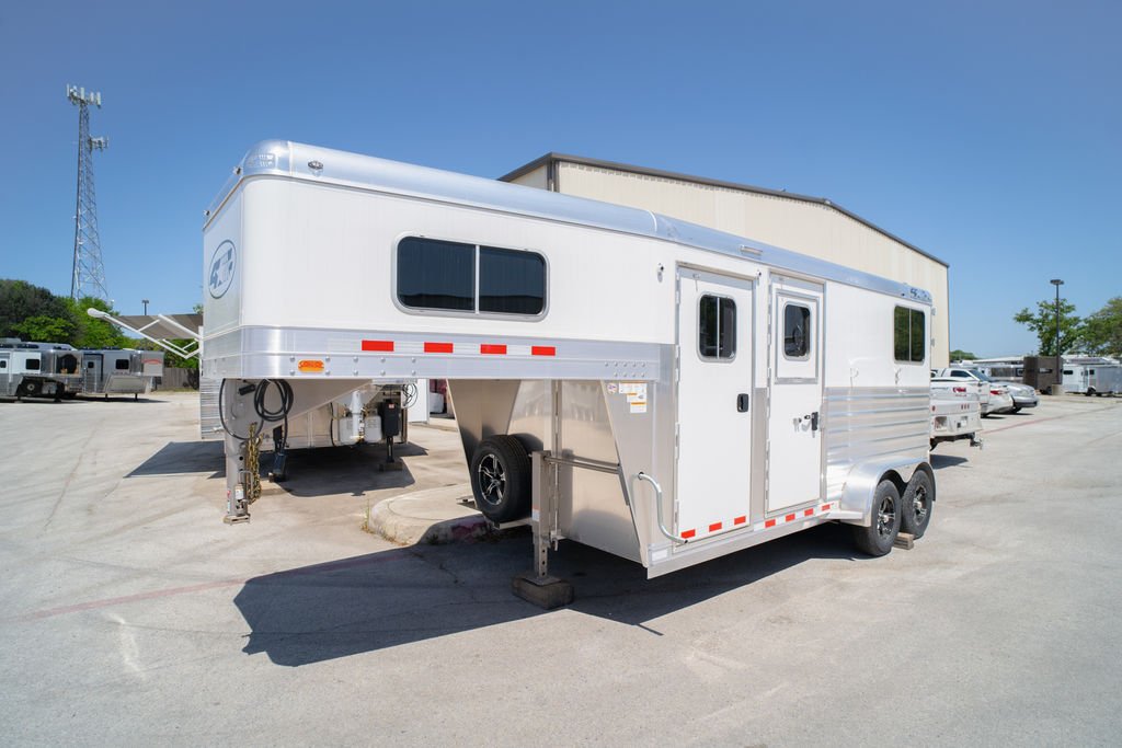 New 2025 4-Star Trailers 4S 2H 6'10" Straight Load '25
