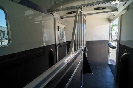 New 2025 4-Star Trailers 4S 2H 6'10" Straight Load '25
