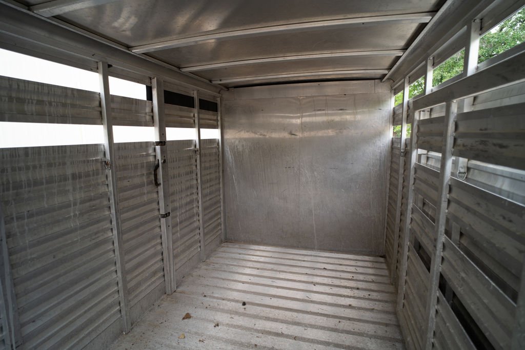 Used 2011 Cimarron Trailers CM 4H BP 20