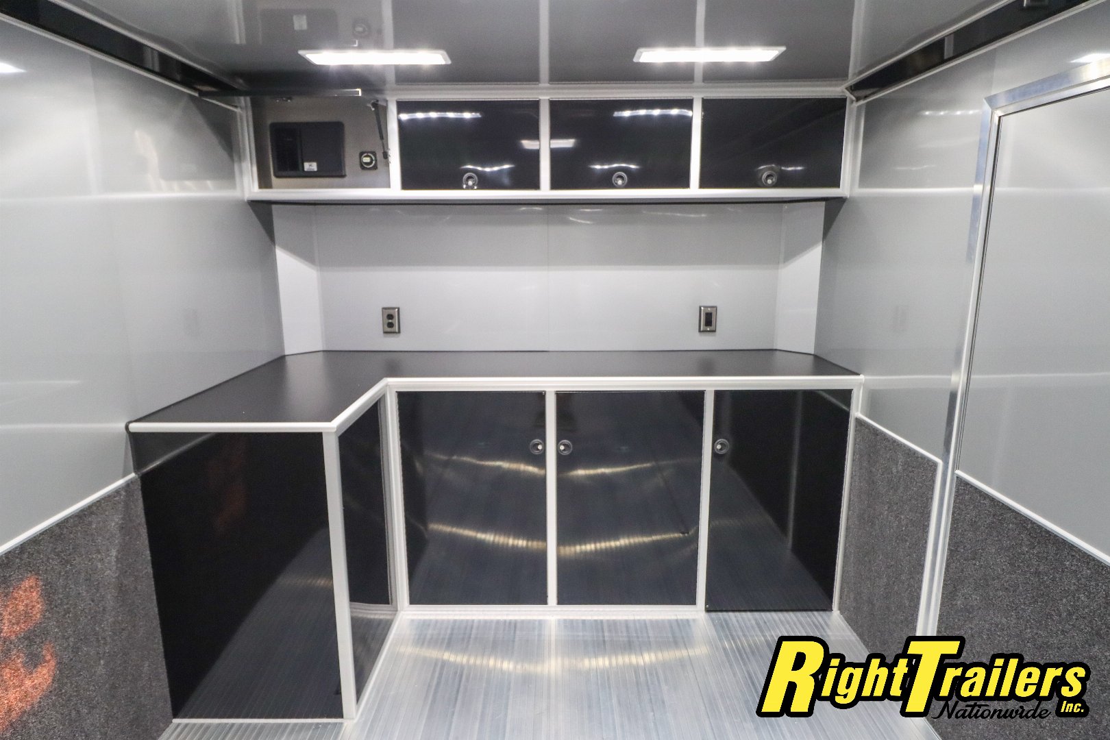 New 2025 8.5X28 inTech Race Trailer