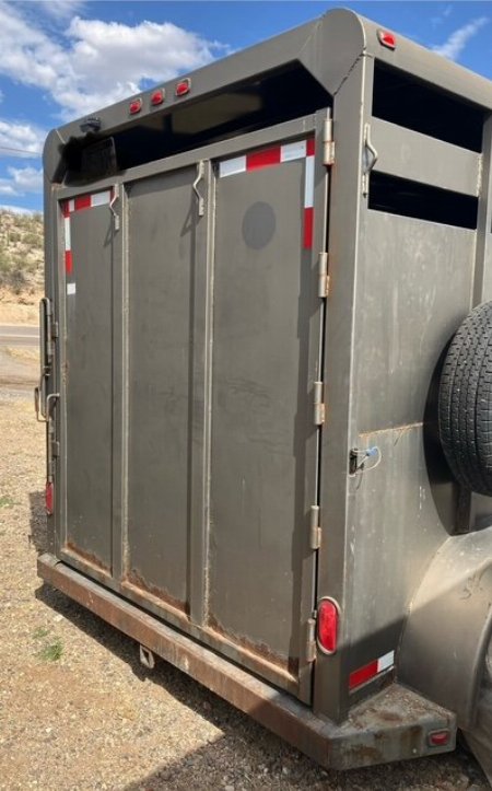 Consignment 2004 Moritz International 2 Horse Trailer