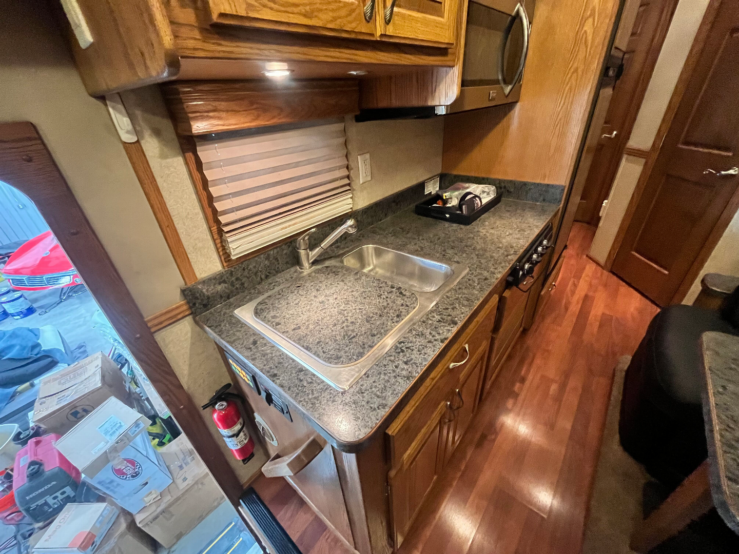 Used 2010 Showhauler 45’ Tandem Axle Motorcoach