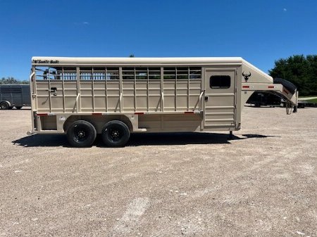 New 2025 Swift Built Trailers stock combo Horse Trailer