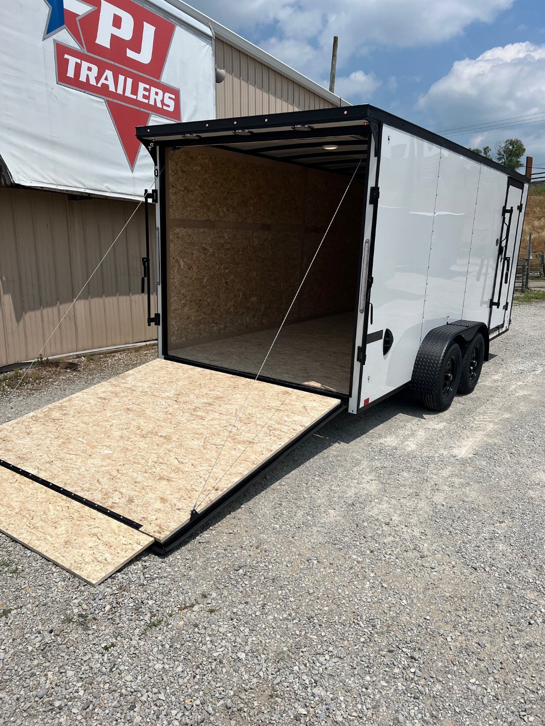 New 2026 DISCOVERY Rover ET 7x16 Enclosed Cargo Trailer #27136
