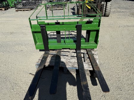 New 2025 IronCraft 42  2000LB JD PALLET FORKS