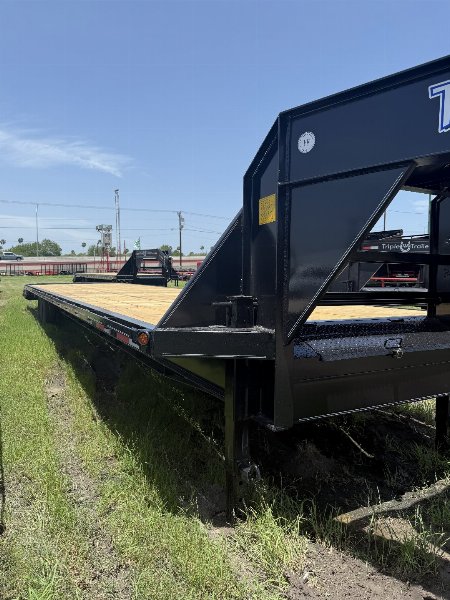 New 2025 Texas Bragg Trailers 35+5 Mega Ramps Flatbed Trailer