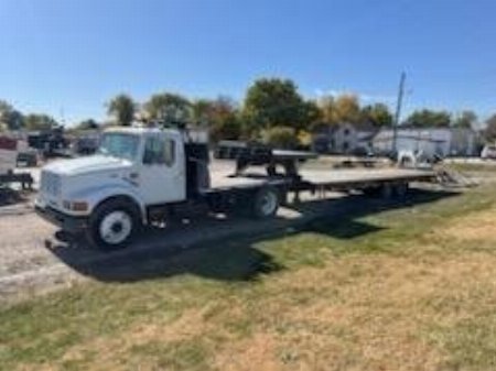 Used 2000 International 4700 Truck