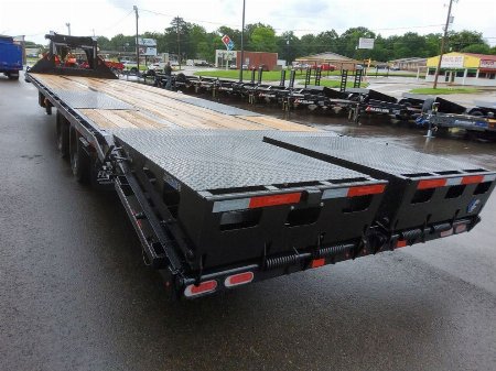 New (S1301011) 2025 Diamond C FMAX