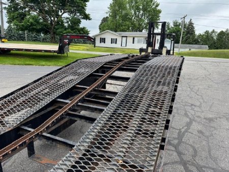 Used 2017 Kaufman Trailers FV-10K-53D Flatbed Trailer