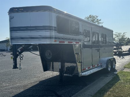 Consignment 2024 Hawk Elite 2 Horse Slant Trailer
