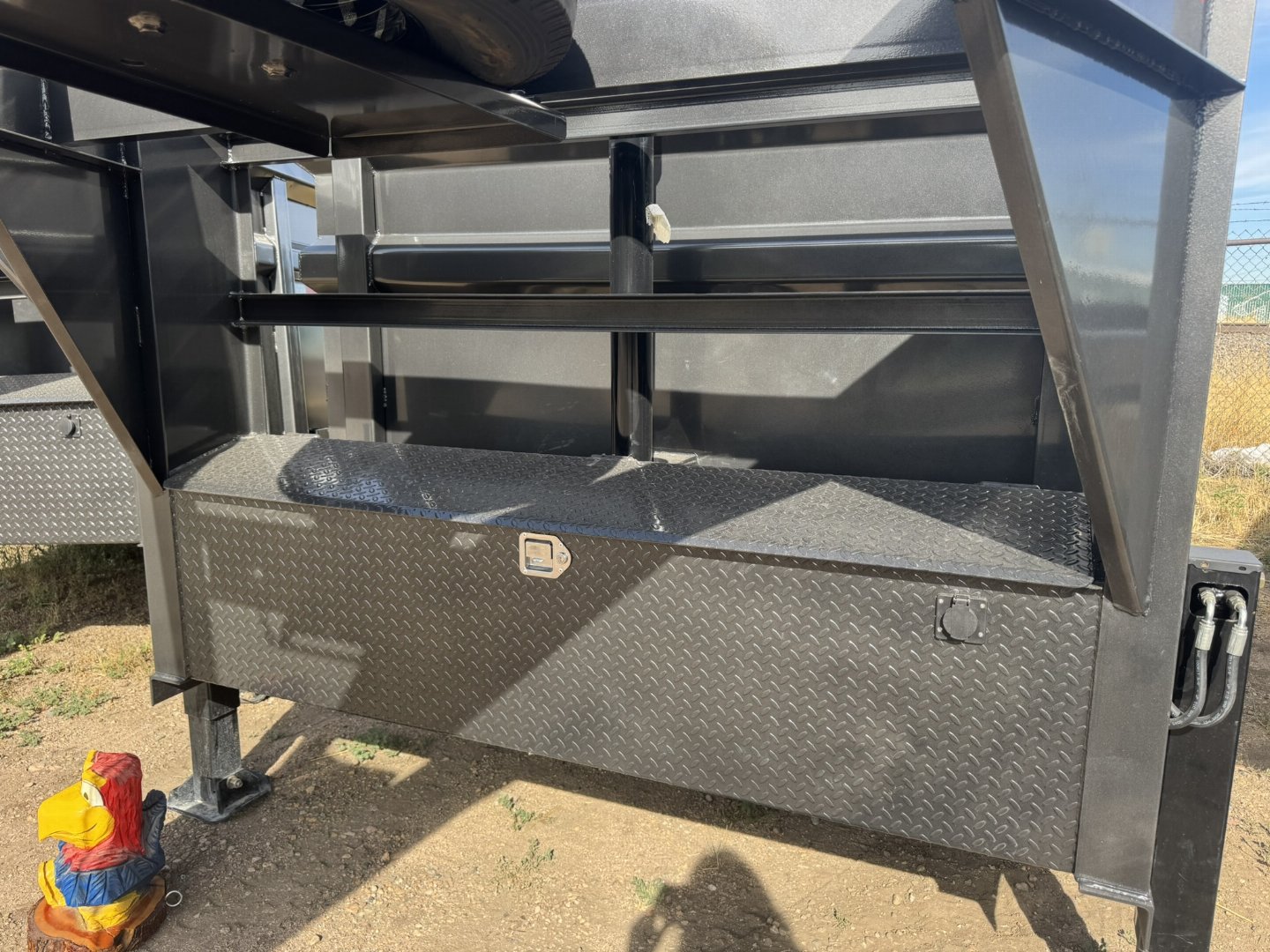 New 2025 Load Trail 83-14 Gooseneck Dump W/ Hydradulic Jacks
