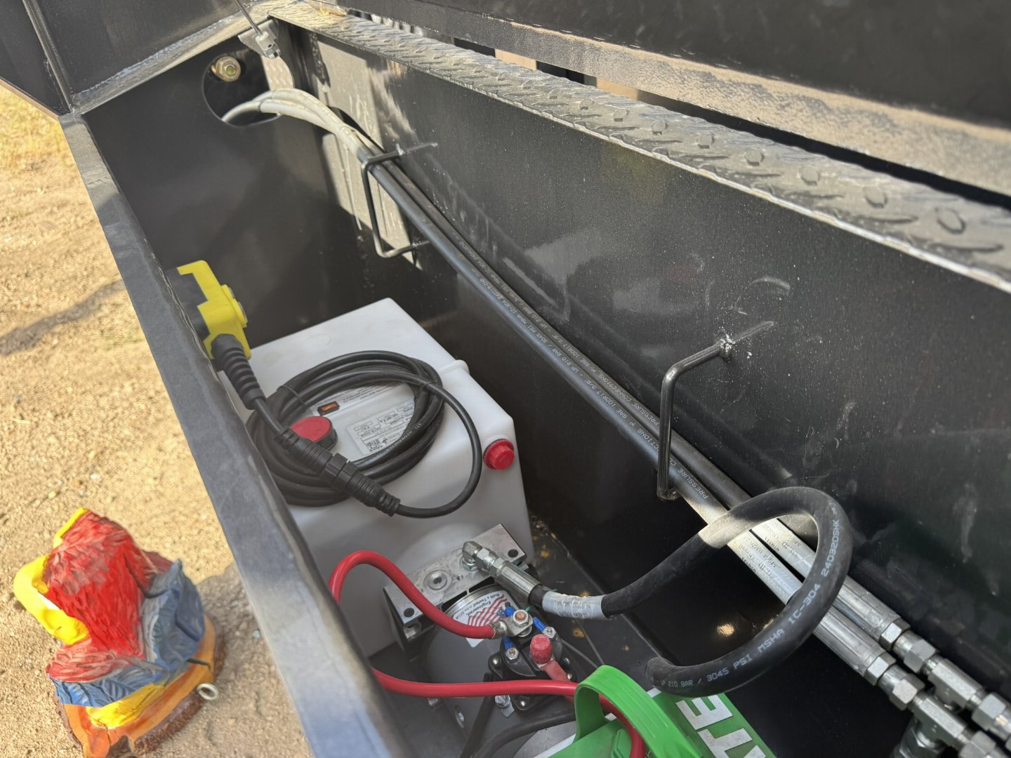 New 2025 Load Trail 83-14 Gooseneck Dump W/ Hydradulic Jacks