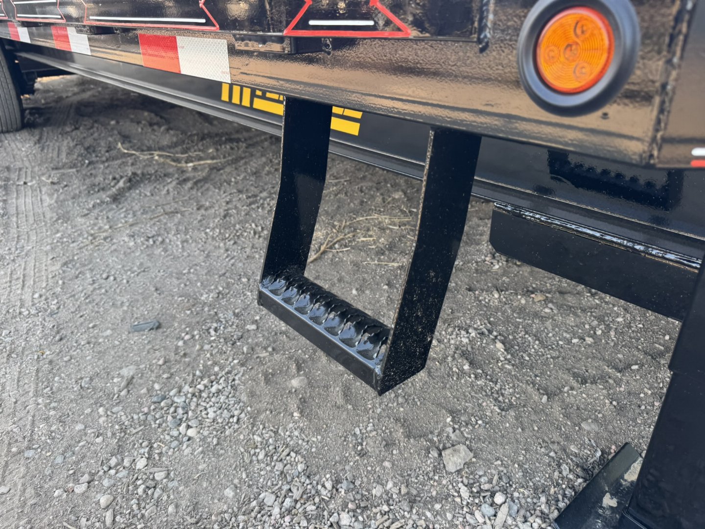 New 2026 Diamond T 8.5-25 Gooseneck Deckover Equipment Hauler