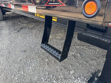 New 2026 Diamond T 8.5-25 Gooseneck Deckover Equipment Hauler