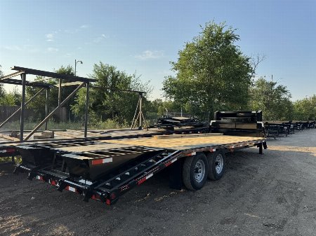 New 2026 Diamond T 8.5-25 Gooseneck Deckover Equipment Hauler