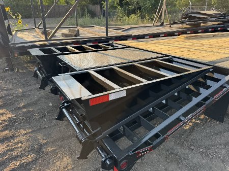 New 2026 Diamond T 8.5-25 Gooseneck Deckover Equipment Hauler