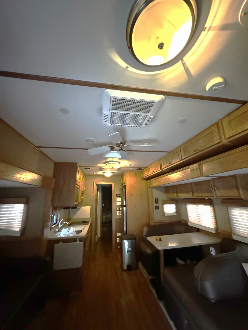 Used 2012 Showhauler 45’ Tandem Axle Motorcoach