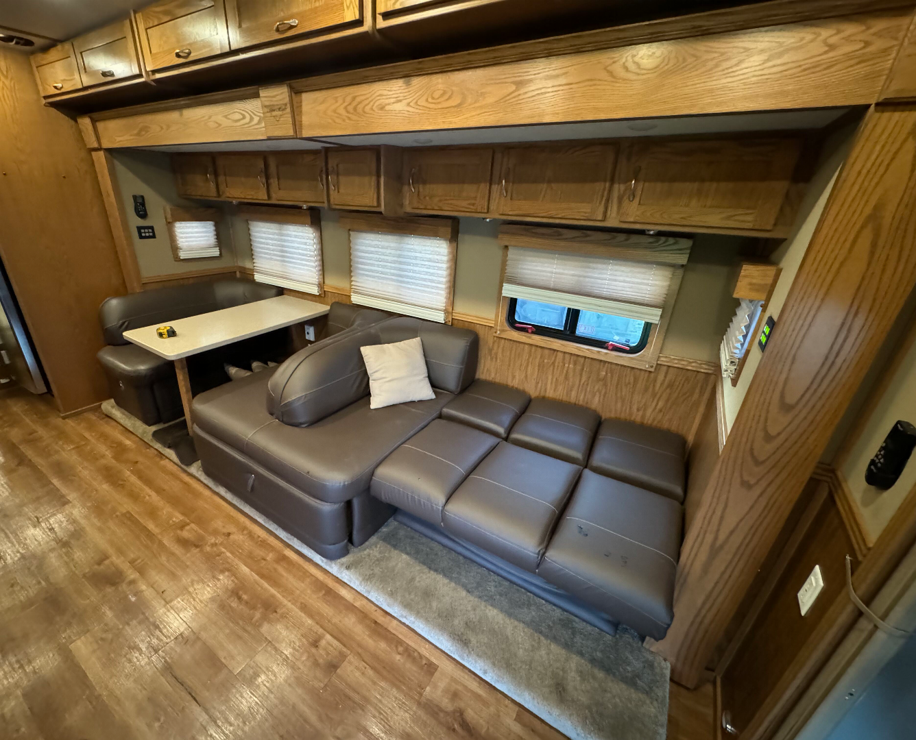 Used 2012 Showhauler 45’ Tandem Axle Motorcoach