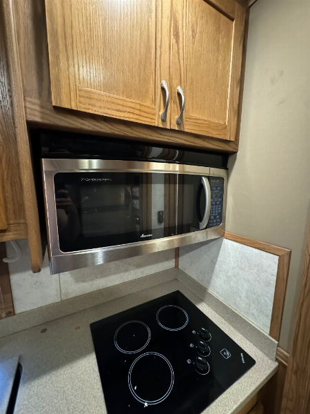 Used 2012 Showhauler 45’ Tandem Axle Motorcoach