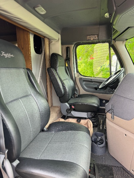 Used 2012 Showhauler 45’ Tandem Axle Motorcoach