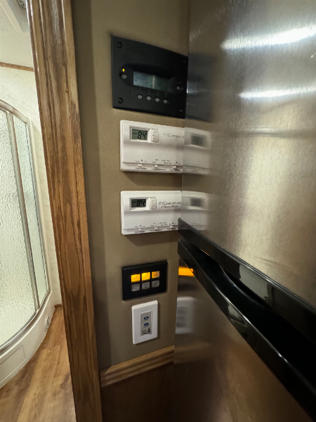 Used 2012 Showhauler 45’ Tandem Axle Motorcoach