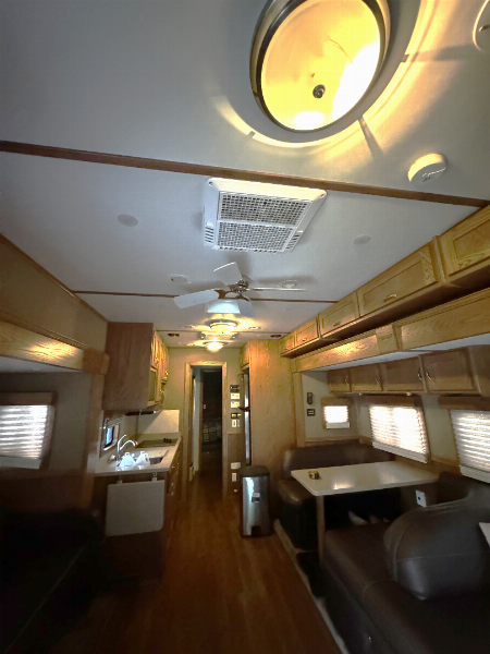 Used 2012 Showhauler 45’ Tandem Axle Motorcoach