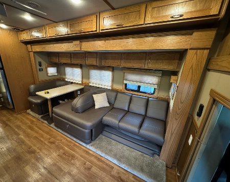 Used 2012 Showhauler 45’ Tandem Axle Motorcoach
