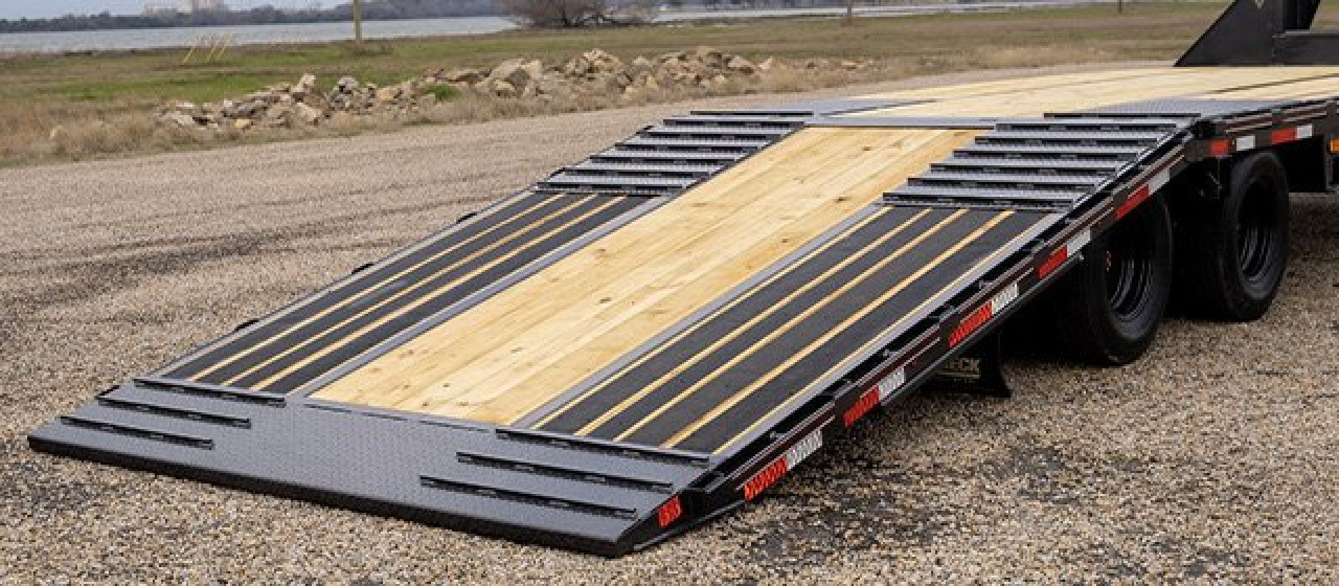 New 2024 Diamond C Trailers FMAX207 MR 30X102 Flatbed Trailer