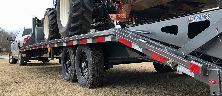 New 2024 Diamond C Trailers FMAX207 MR 30X102 Flatbed Trailer