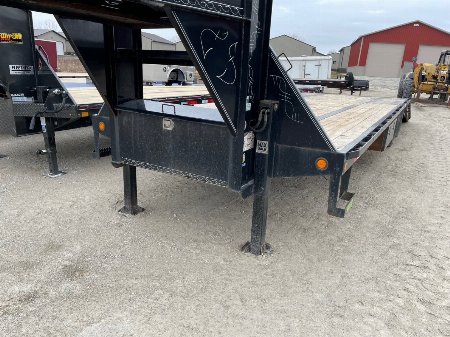 Used 2021 Load Trail HYD DOVE GOOSENECK Flatbed Trailer